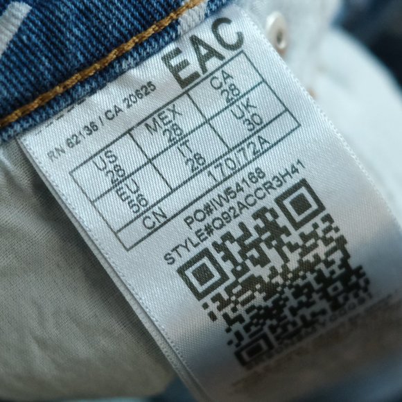 Guess Shorts - Picture 4 of 4